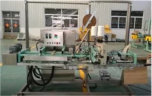 Stroj za tesnjenje lepilnega traku z vročim topljenjem